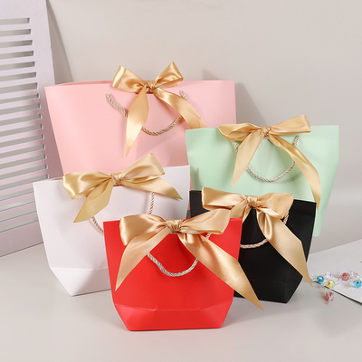 Small Shopping Custom Paper Gift Bags CMYK 4C Offset Printing With Ribbon Handles